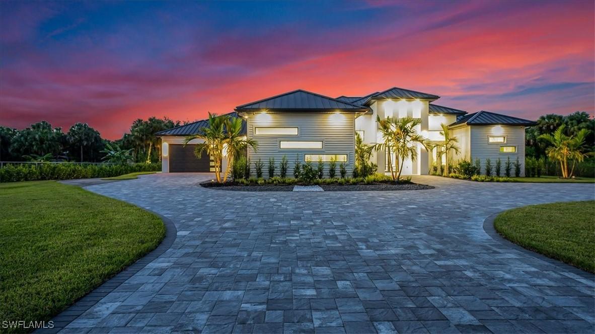 123 10th Ave., Naples, FL 34120