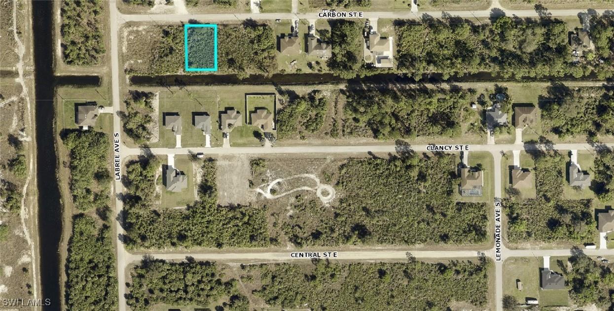 704 Carbon St., Lehigh Acres, FL 33974