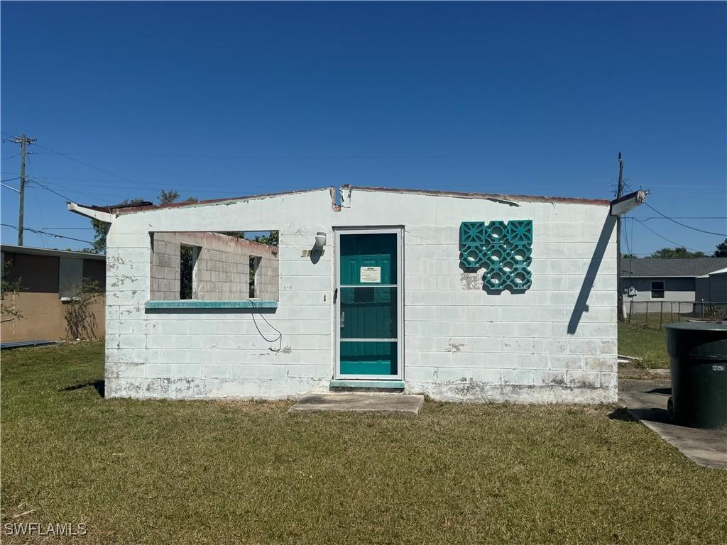 2909 Saint Charles St., Fort Myers, FL 33916