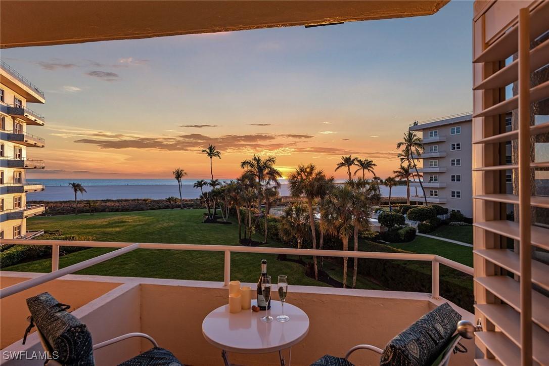 220 Seaview Ct. #305, Marco Island, FL 34145