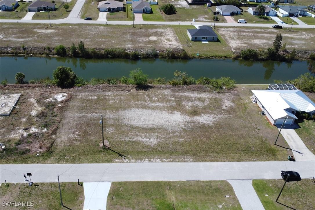 1704 NW 6th Pl., Cape Coral, FL 33993