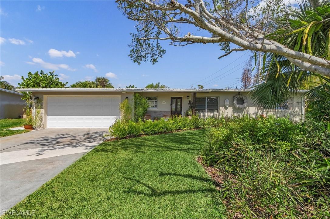 1575 Grace Ave., Fort Myers, FL 33901