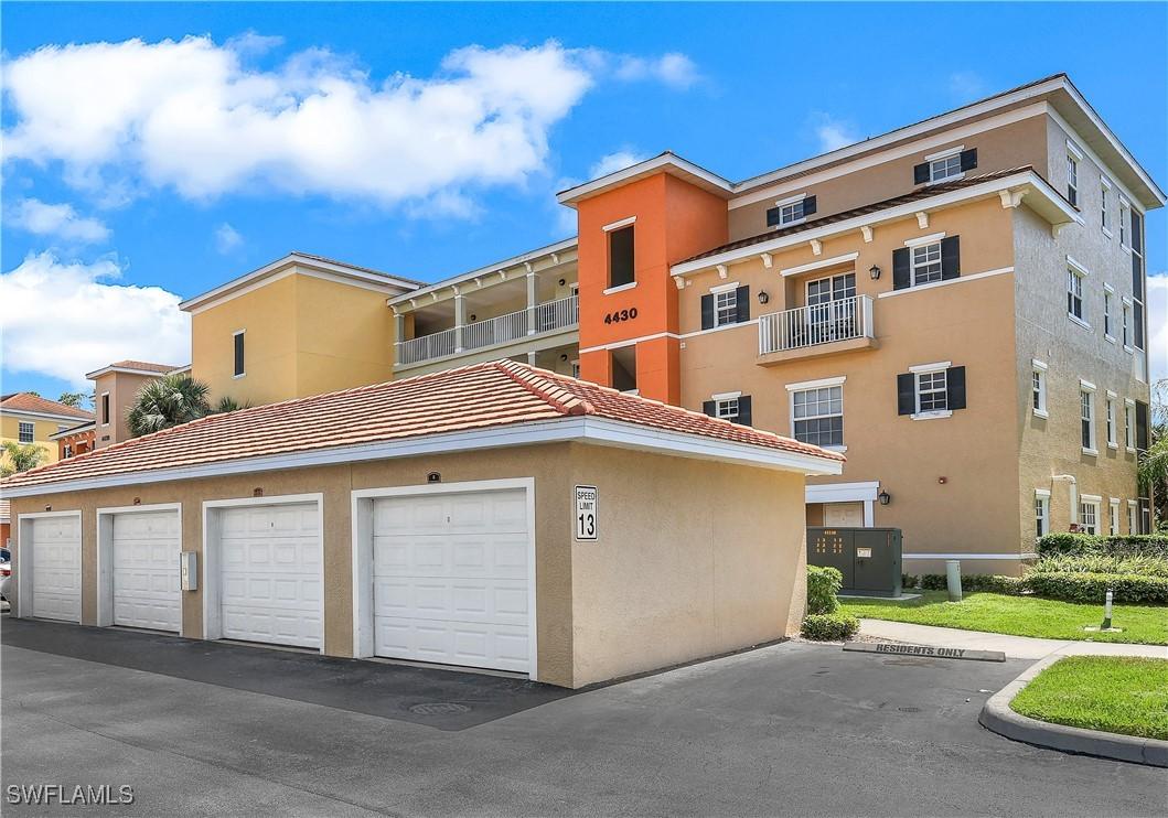 4430 Botanical Place Cir. #305, Naples, FL 34112