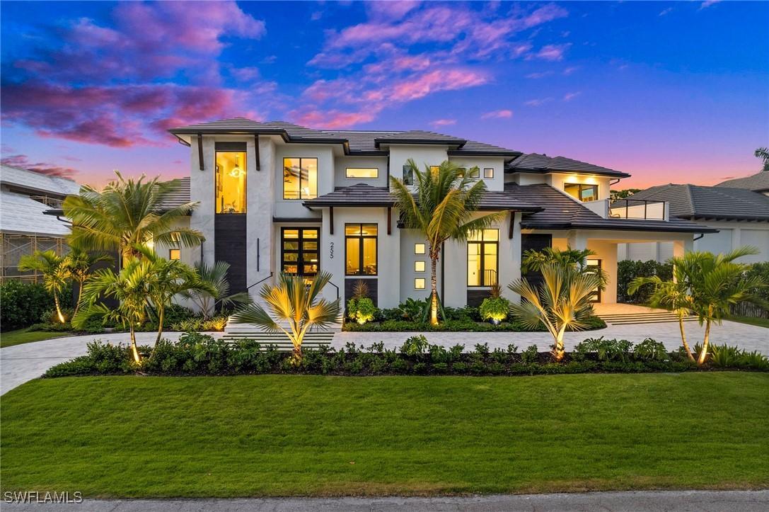 255 21st Ave., Naples, FL 34102