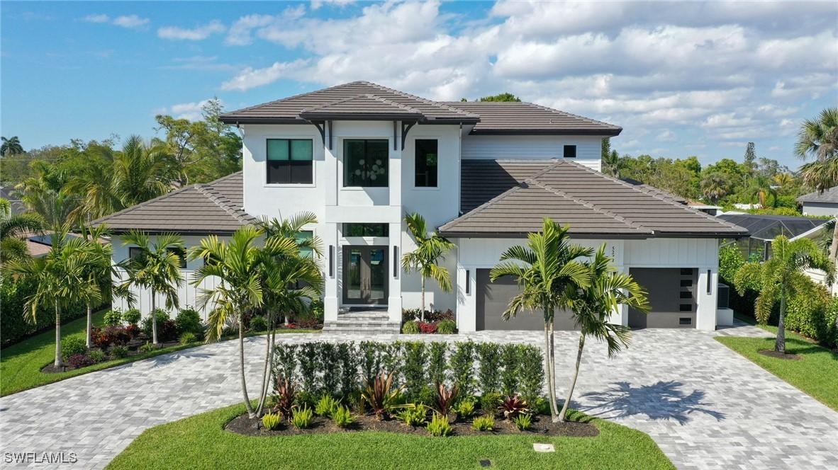 5233 Cypress Ln., Naples, FL 34113
