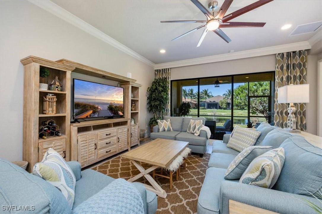 13422 Silktail Dr., Naples, FL 34109