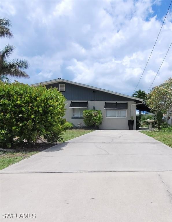 9 Pelican St., Naples, FL 34113