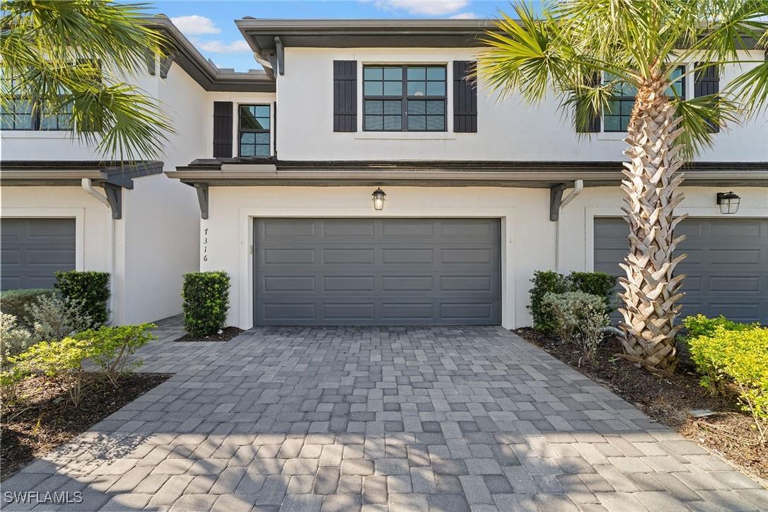 7316 Rockefeller Dr., Naples, FL 34119