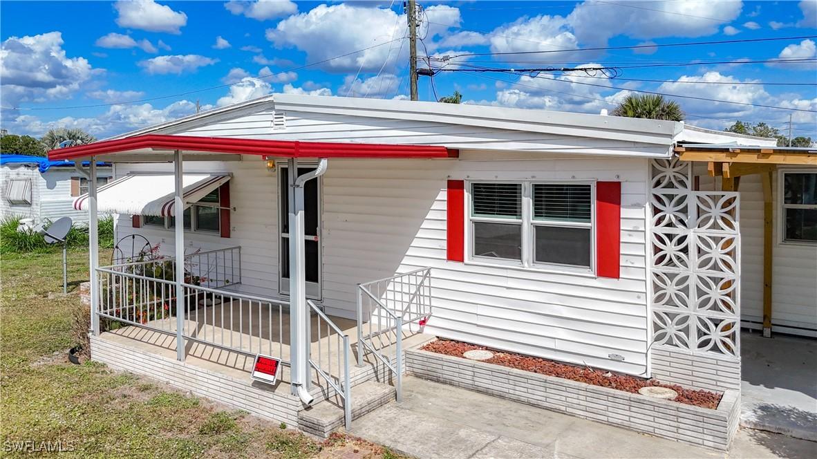 139 Gaslight Ave., North Fort Myers, FL 33917
