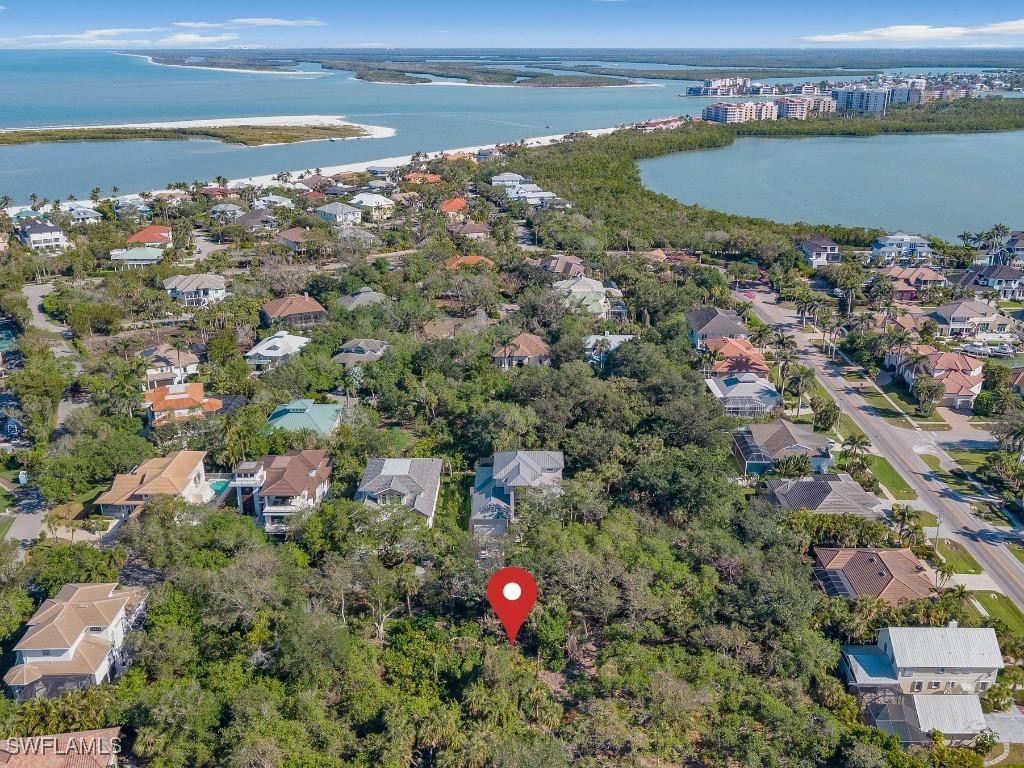 383 Morning Glory Ln., Marco Island, FL 34145
