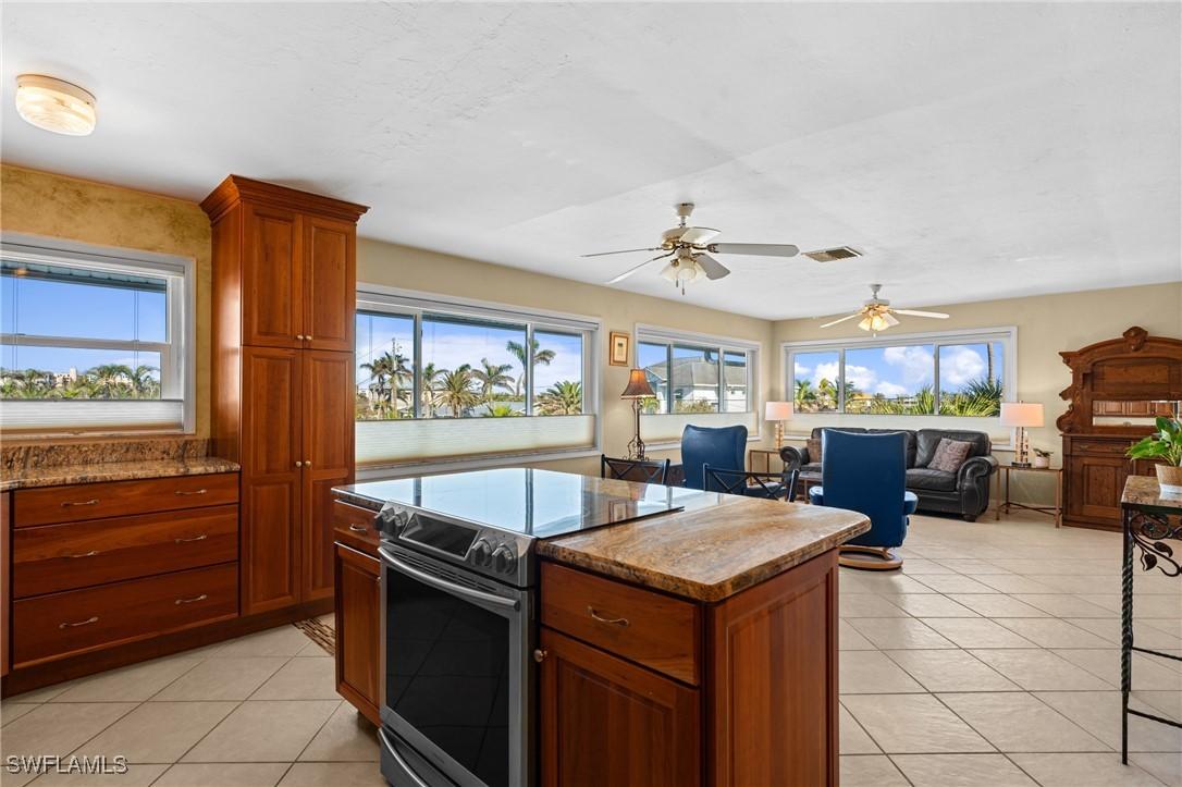 48 Fairview Blvd., Fort Myers Beach, FL 33931