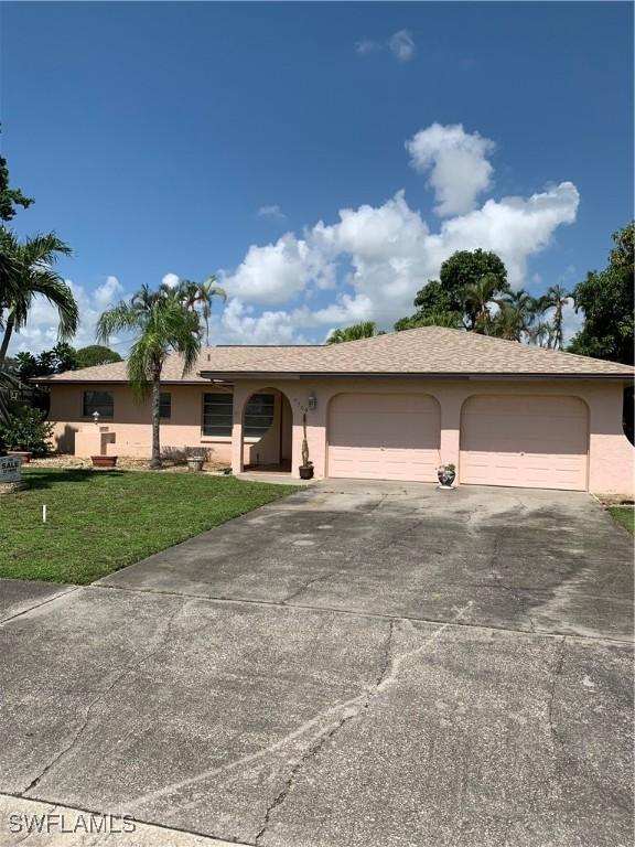4709 Vinsetta Ave., North Fort Myers, FL 33903