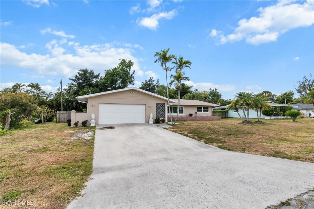 1020 Sumica Dr., Fort Myers, FL 33919