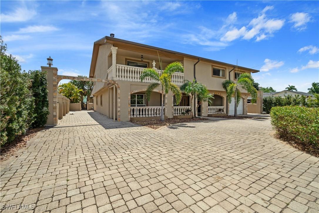 1434 Alhambra Dr., Fort Myers, FL 33901