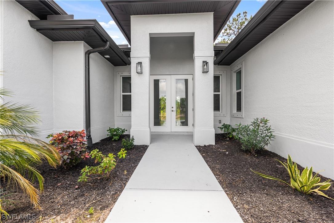 2526 37th Ave., Naples, FL 34120