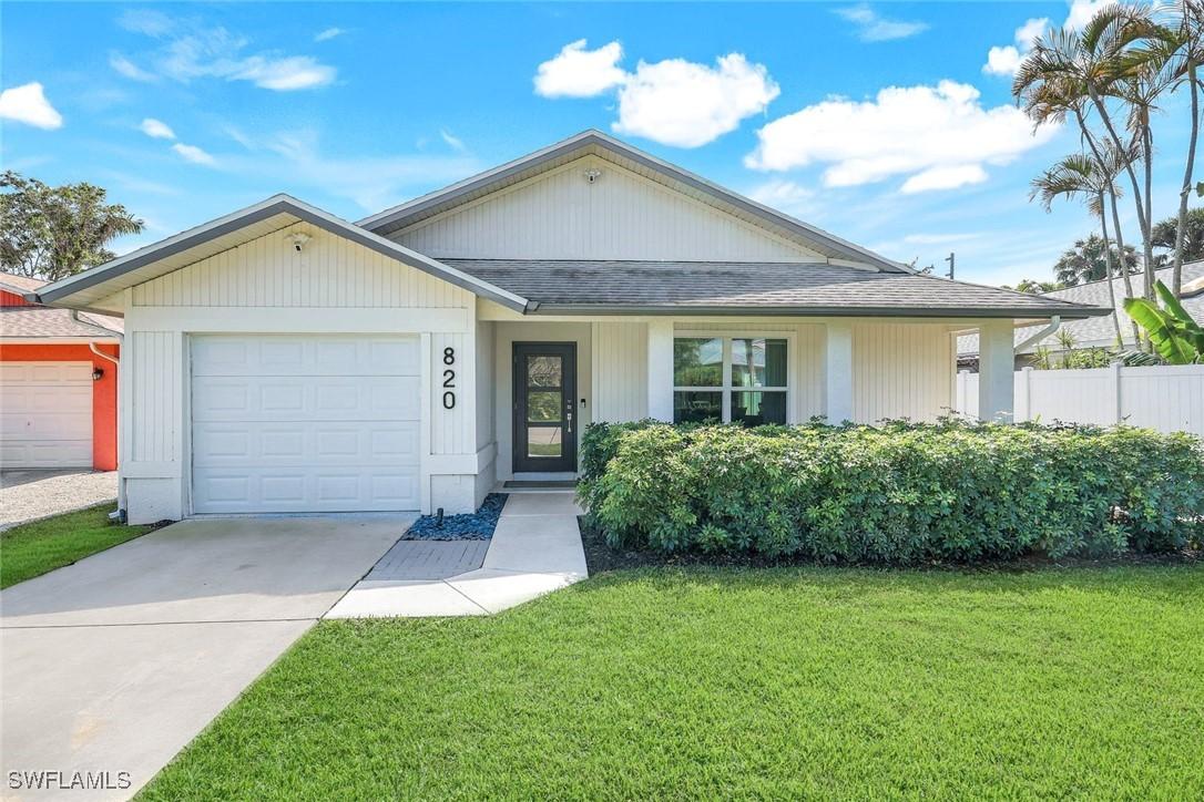 820 102nd Ave., Naples, FL 34108