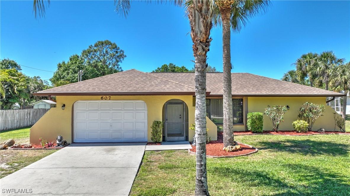607 Jackson Ave., Lehigh Acres, FL 33972