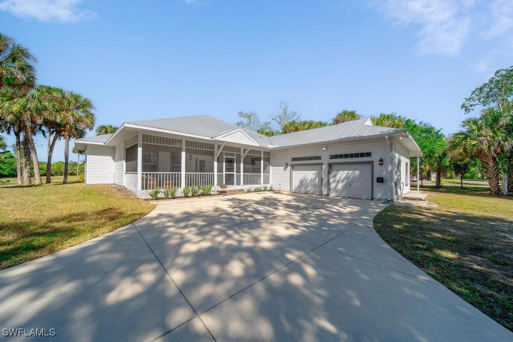 671 17th St., Naples, FL 34120