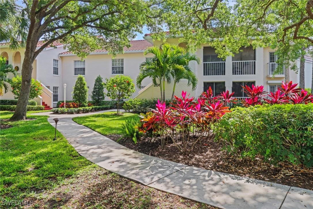 110 Siena Way #206, Naples, FL 34119