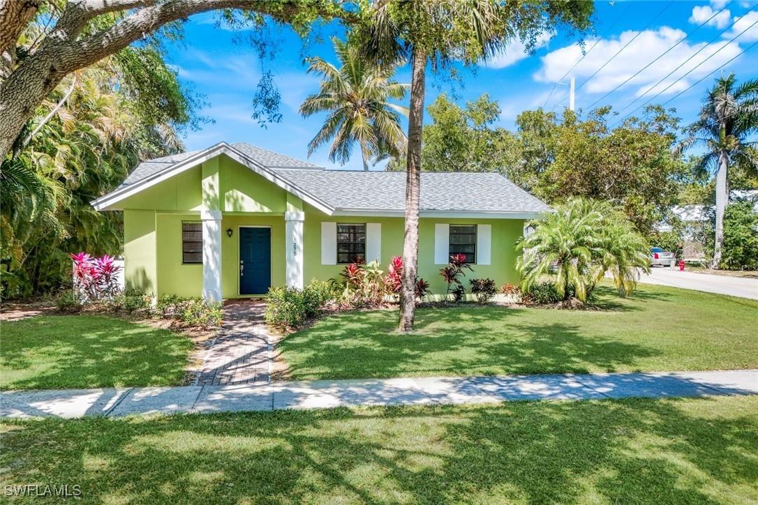 1275 8th Ave., Naples, FL 34102