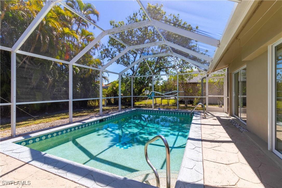 209 Pinehurst Cir., Naples, FL 34113