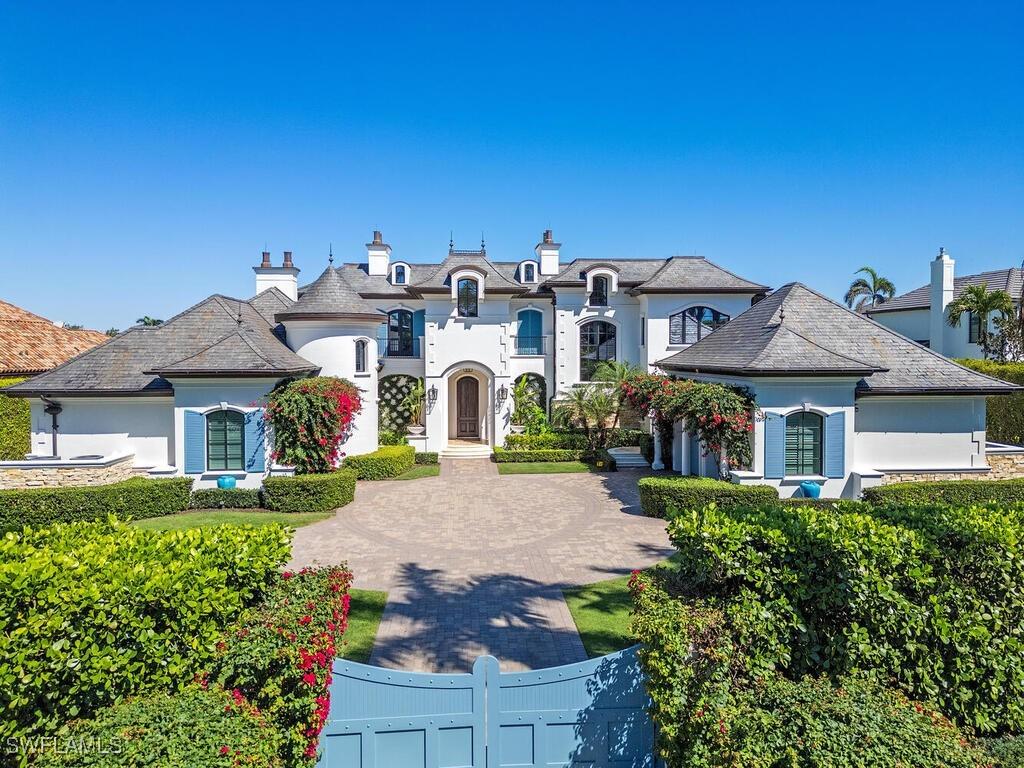 3565 Fort Charles Dr., Naples, FL 34102