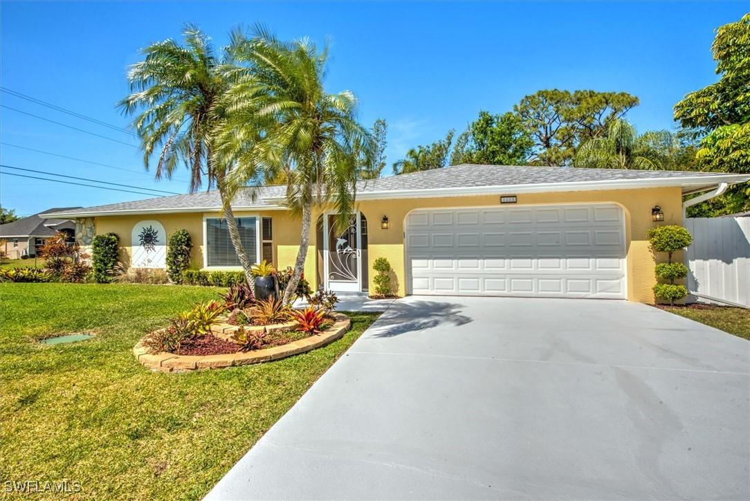 2405 N Westwood Dr., North Fort Myers, FL 33917