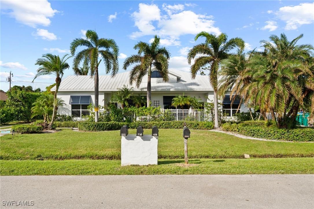 815 100th Ave., Naples, FL 34108