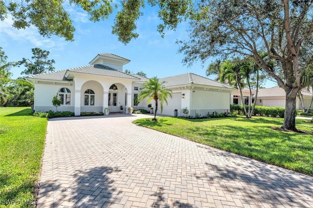 339 Saddlebrook Ln., Naples, FL 34110