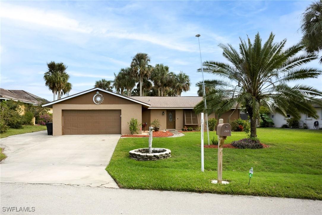 2324 Westwood Rd., North Fort Myers, FL 33917