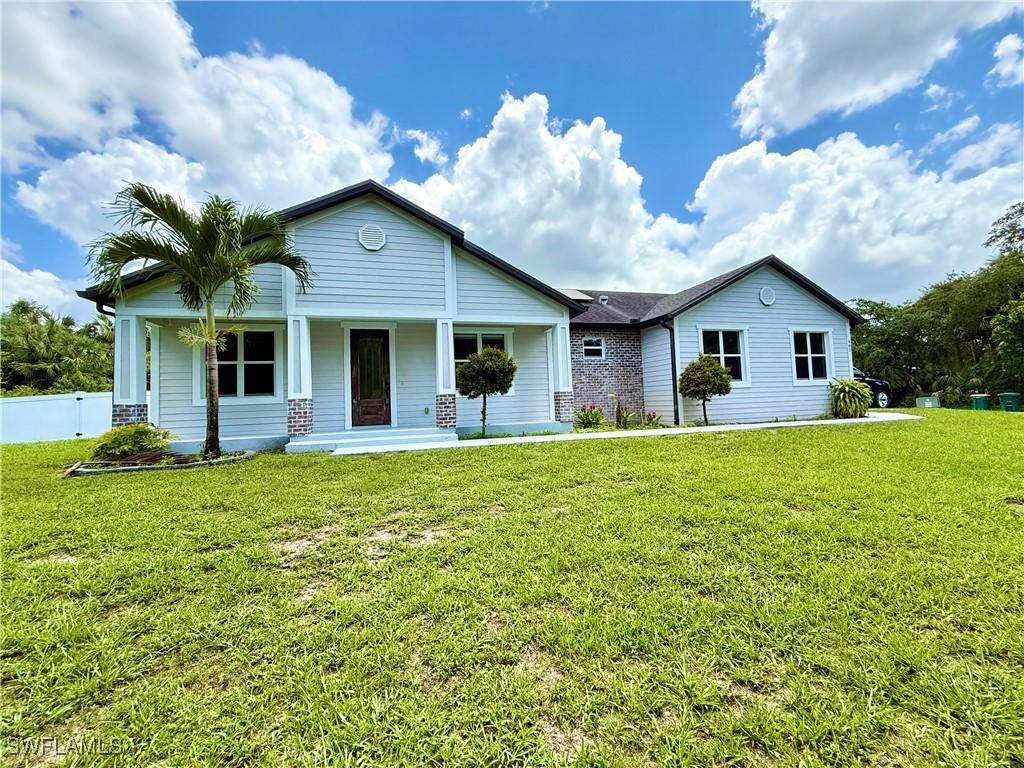 482 10th Ave., Naples, FL 34120