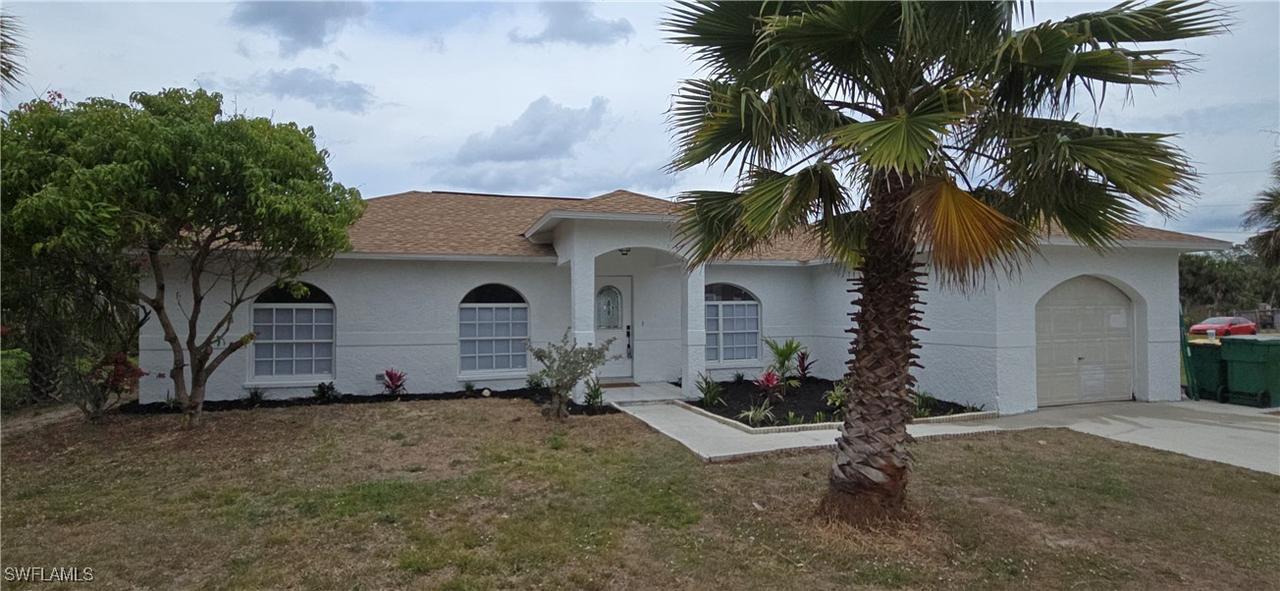 431 18th Ave., Naples, FL 34120