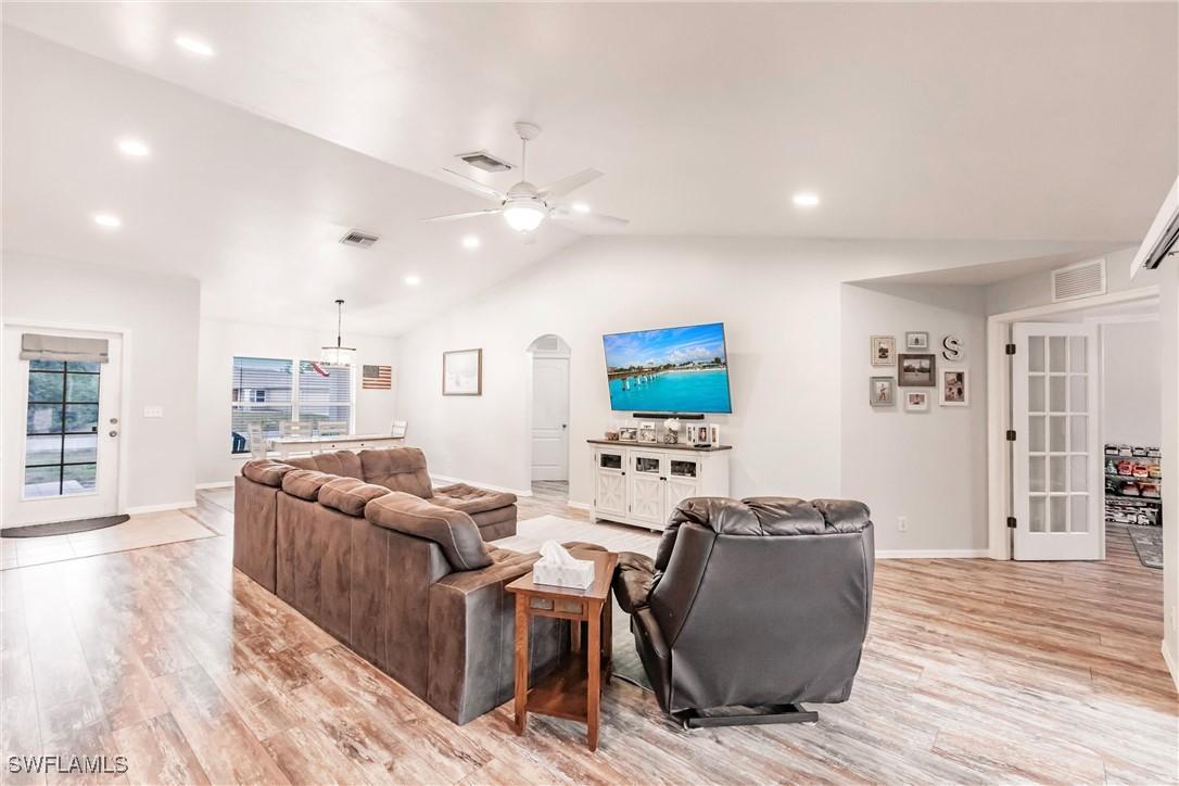 324 Parkdale Blvd., Lehigh Acres, FL 33974