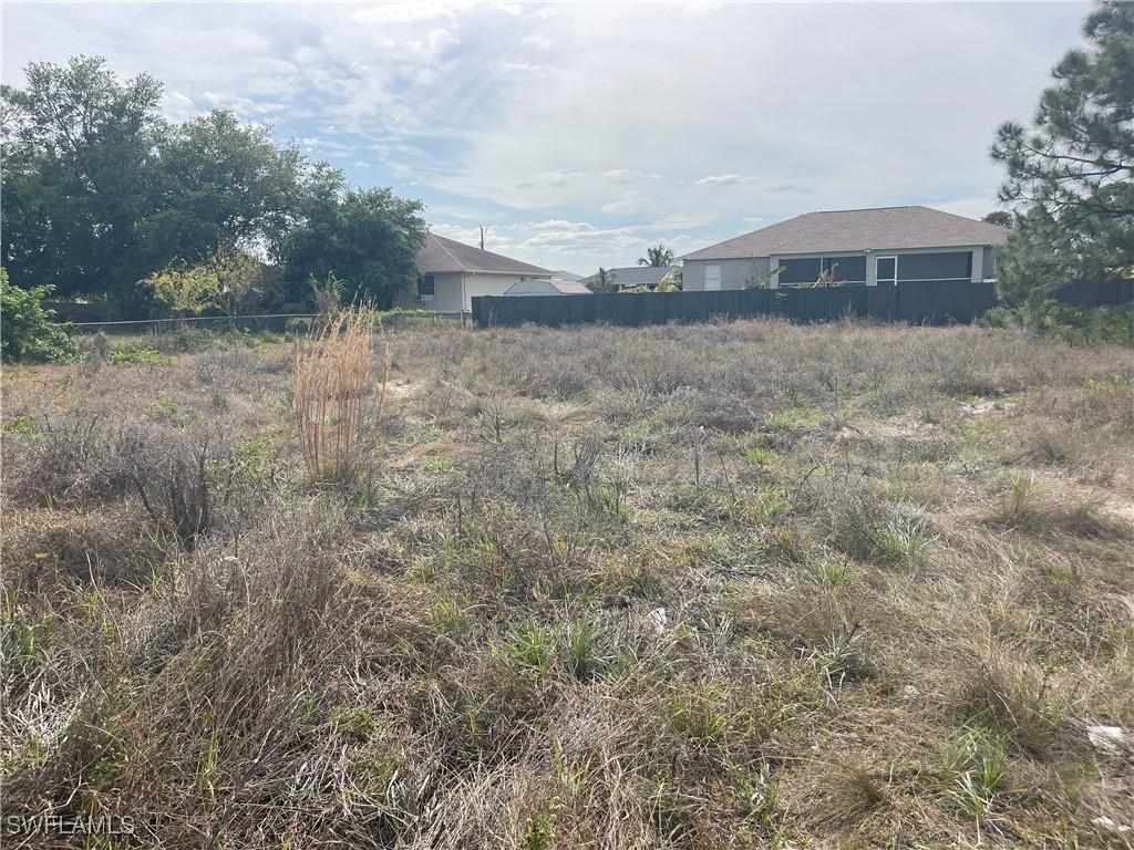 909 Sara Ave., Lehigh Acres, FL 33971