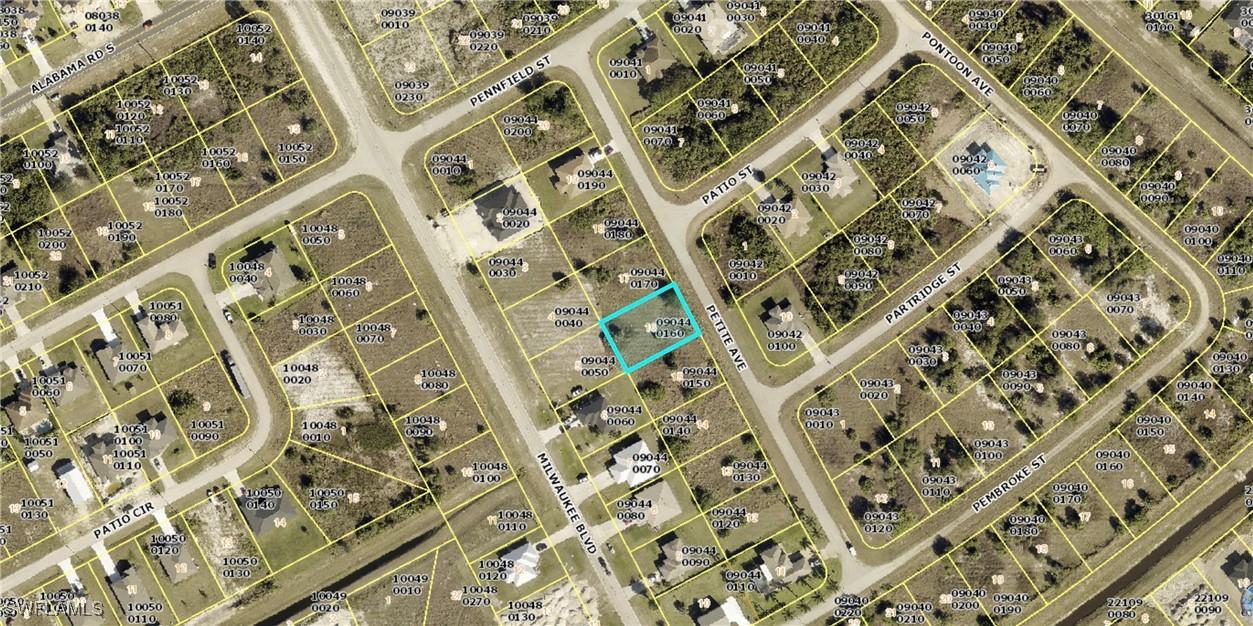 368-368 Petite Ave., Lehigh Acres, FL 33974