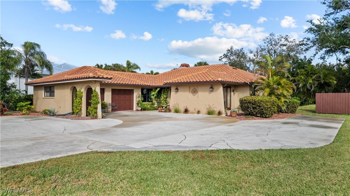 7090 Hendry Creek Dr., Fort Myers, FL 33908