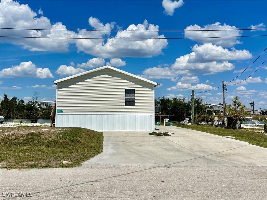 3888 Royal Palm Dr., St James City, FL 33956