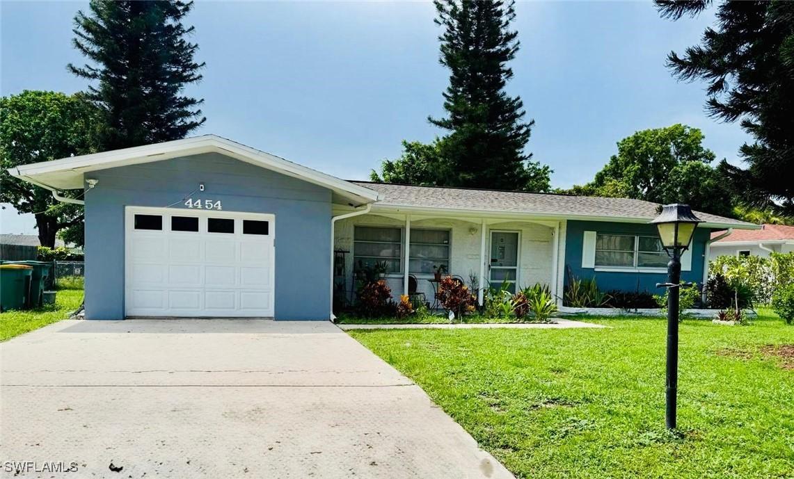 4454 19th Pl., Naples, FL 34116