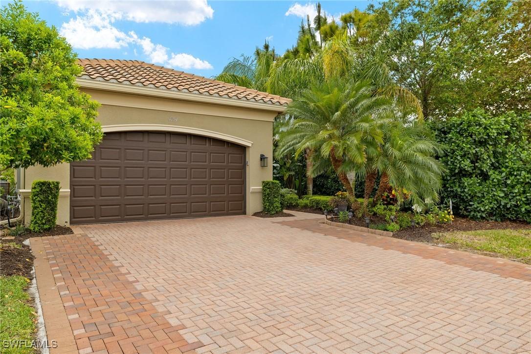 4194 Amelia Way, Naples, FL 34119
