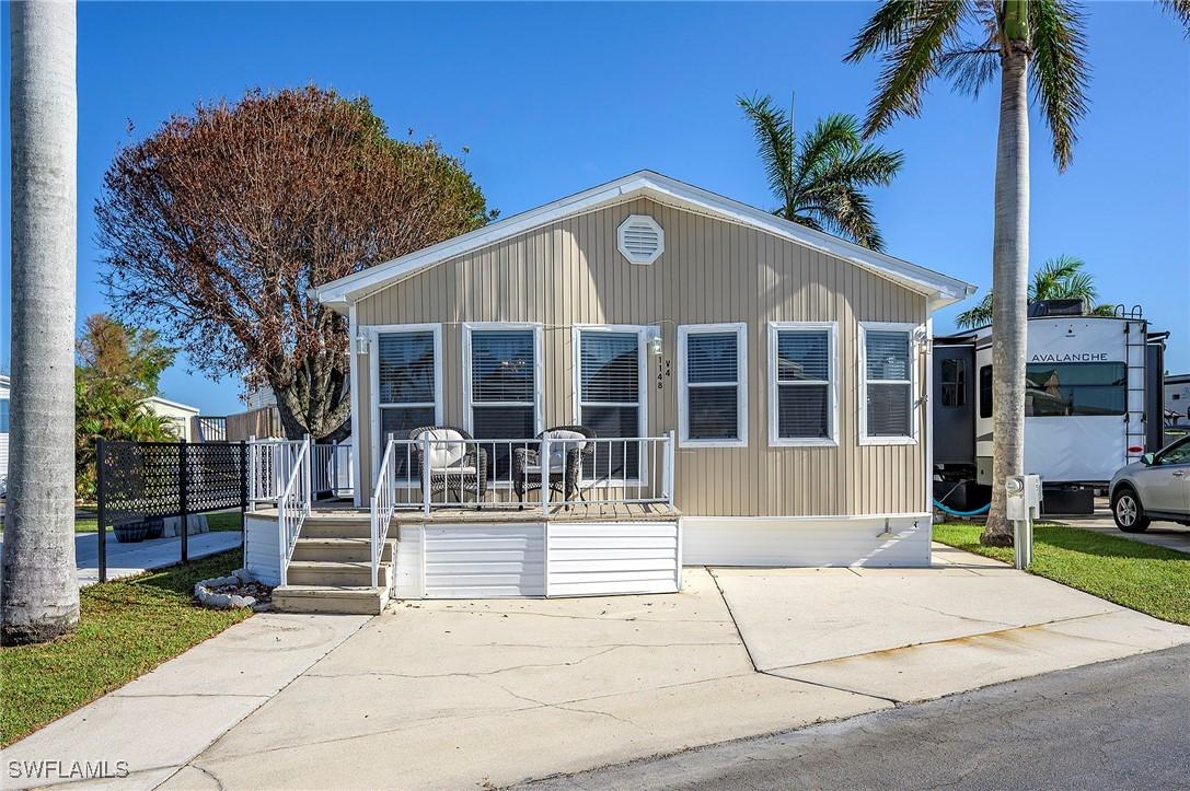 11148 Stardust Dr., Fort Myers, FL 33908
