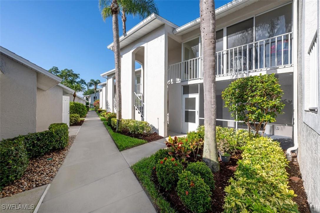 433 Country Hollow Ct. #C105, Naples, FL 34104
