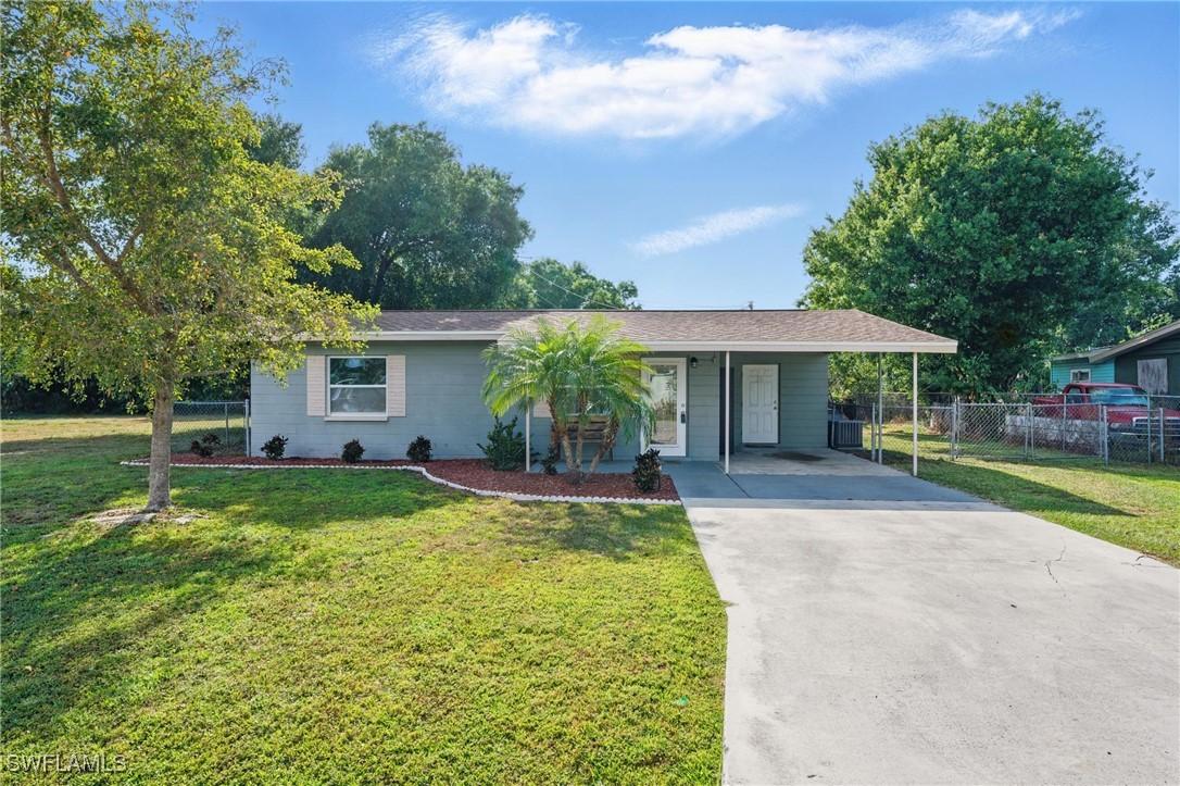 2123 W Gardenia Cir., North Fort Myers, FL 33917