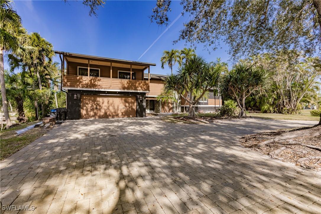 7232 Heaven Ln., Fort Myers, FL 33908