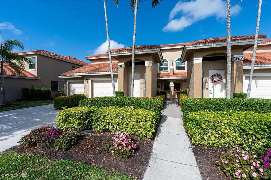 6765 Huntington Lakes Cir. #201, Naples, FL 34119