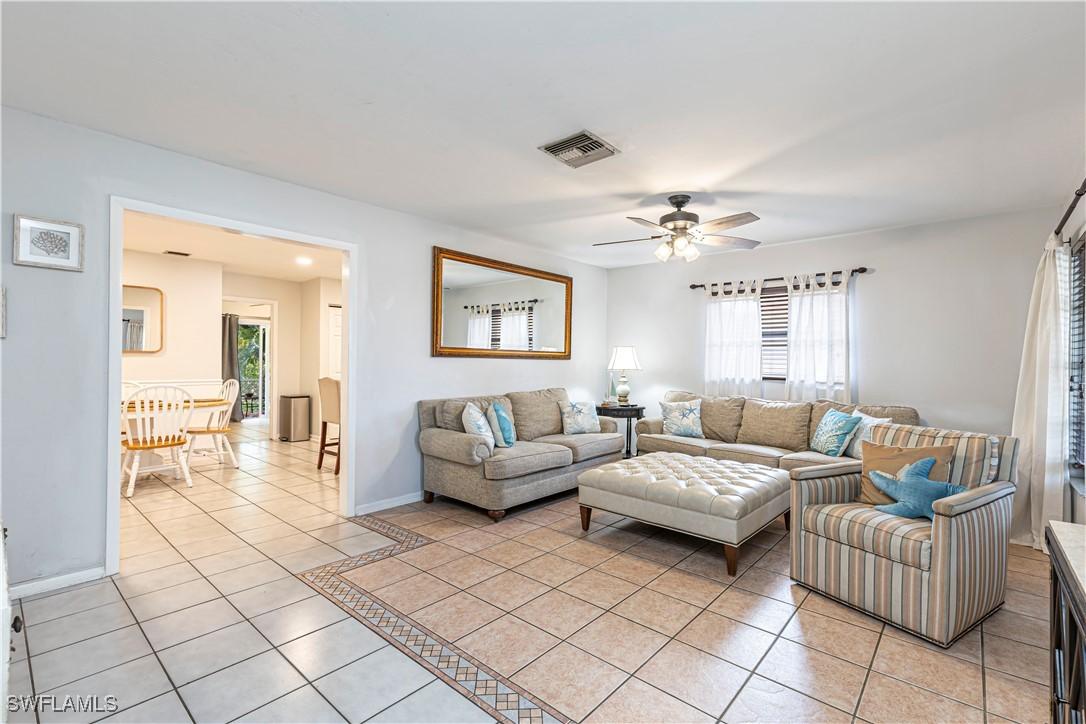 634 103rd Ave., Naples, FL 34108