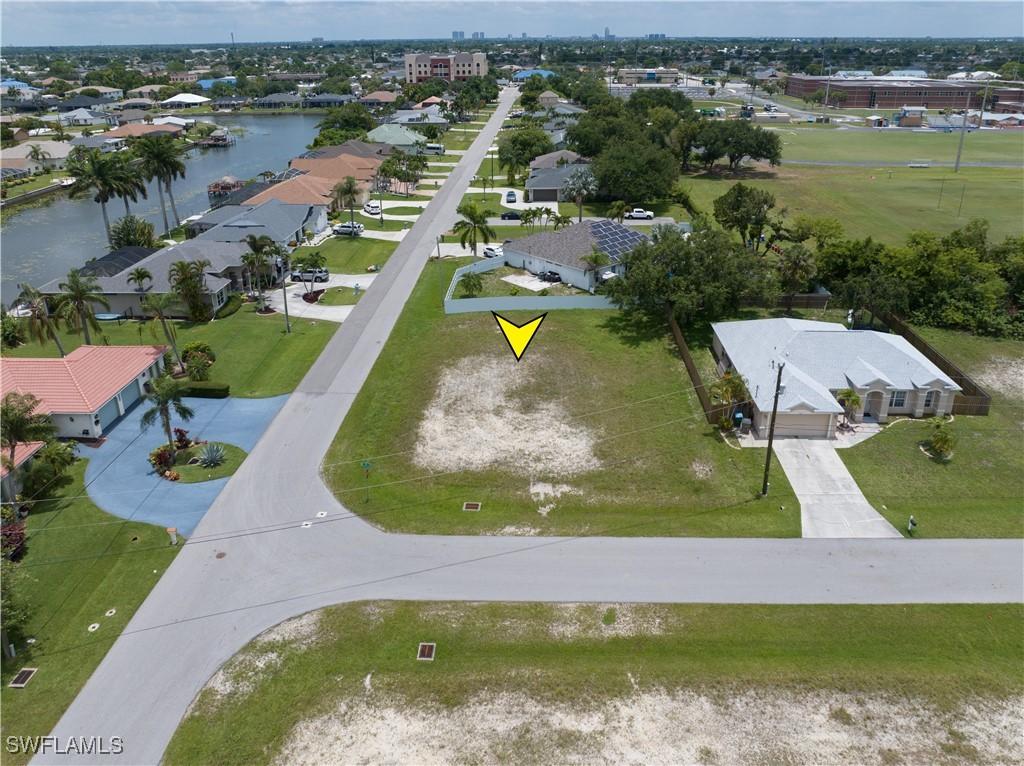 401 SE 13th Ct., Cape Coral, FL 33990