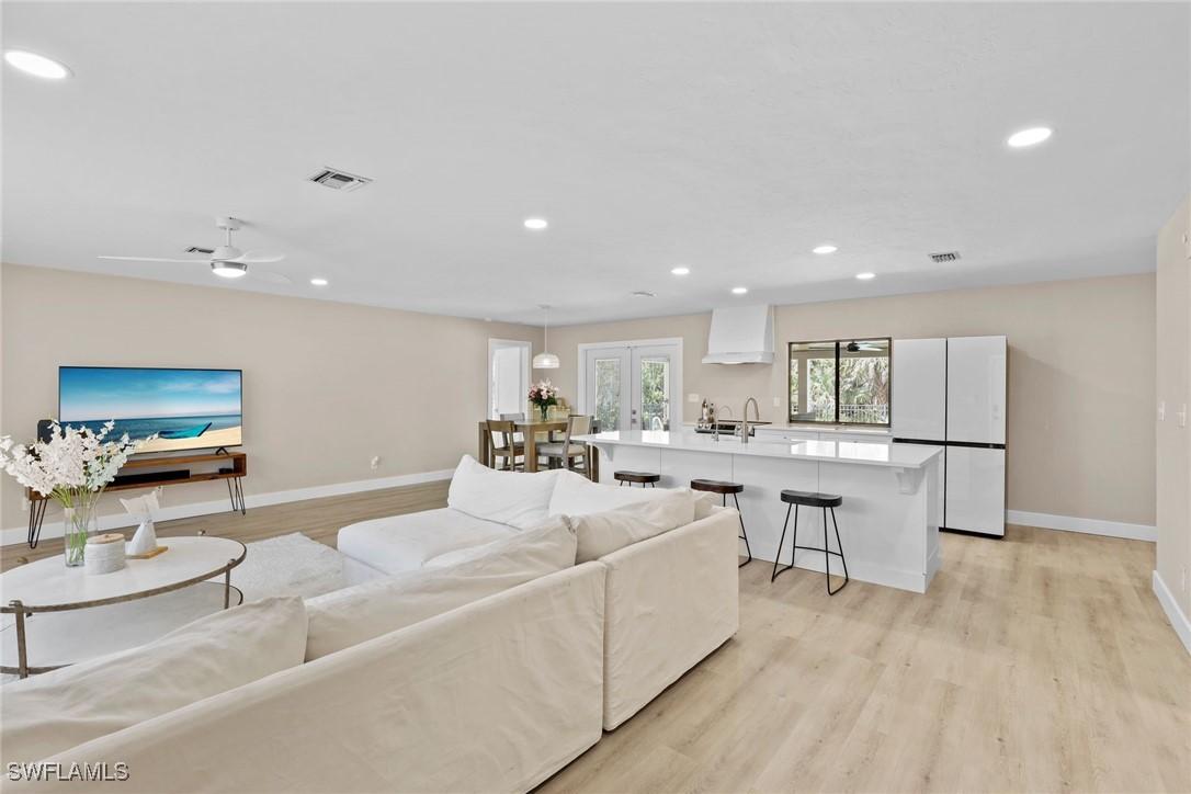 3221 68th St., Naples, FL 34105