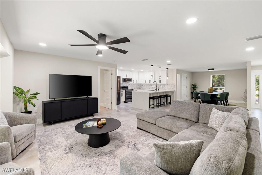 9874 Winterview Dr., Naples, FL 34109