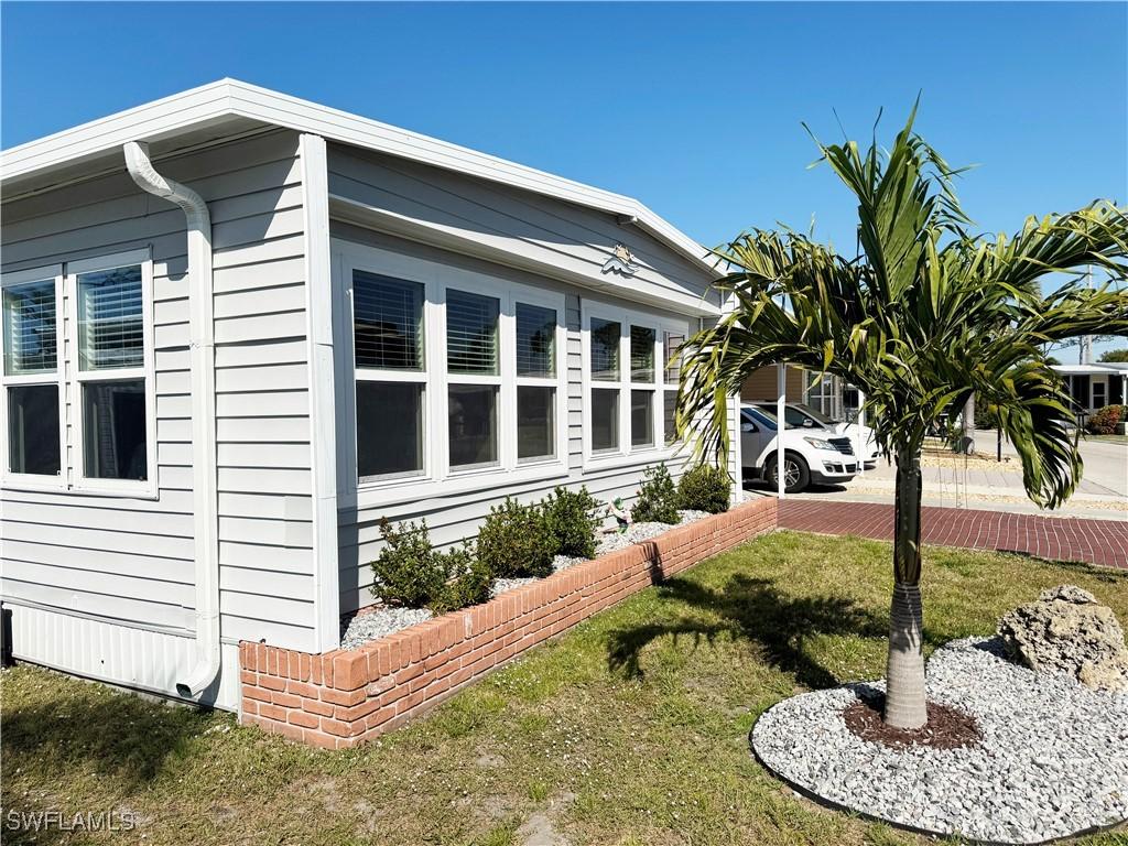 218 Nicklaus Blvd., North Fort Myers, FL 33903