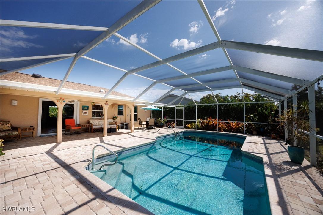 422 SW 44th Ter., Cape Coral, FL 33914